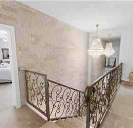 4 bedroom villa with indoor and outdoor pools in Galižana, Istria, sleeps up to 8
